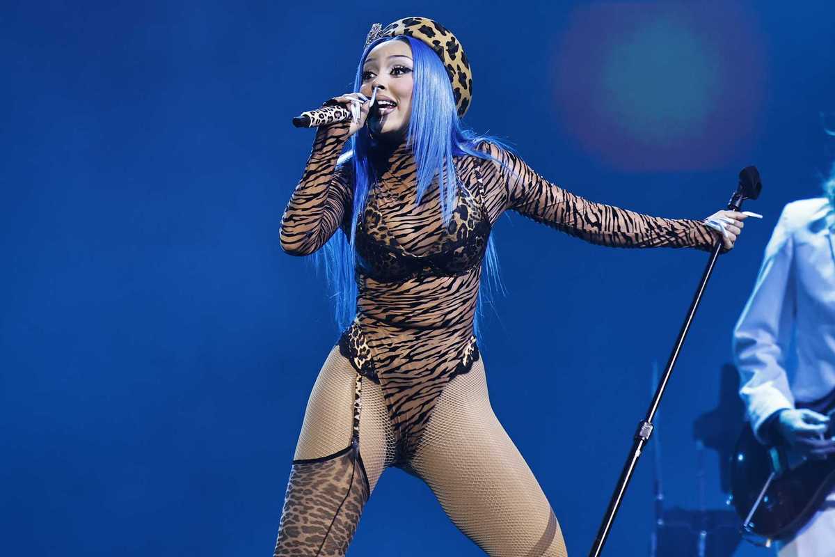 What's going on between Doja Cat and her dad? Singer sends him 'gay p*rn' amid online feud