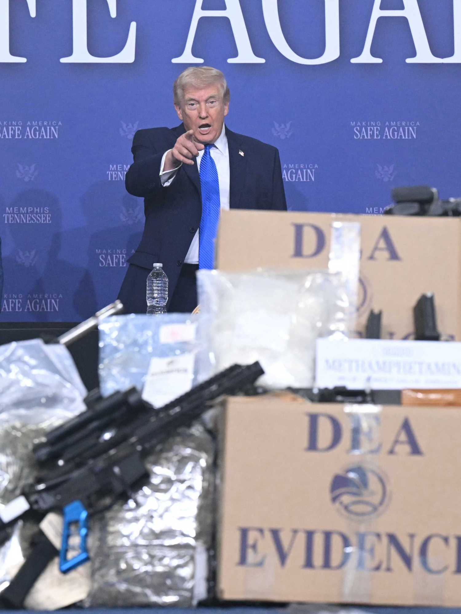 'North Korea vibes': Bizarre moment Trump gets staff to see who can praise him better