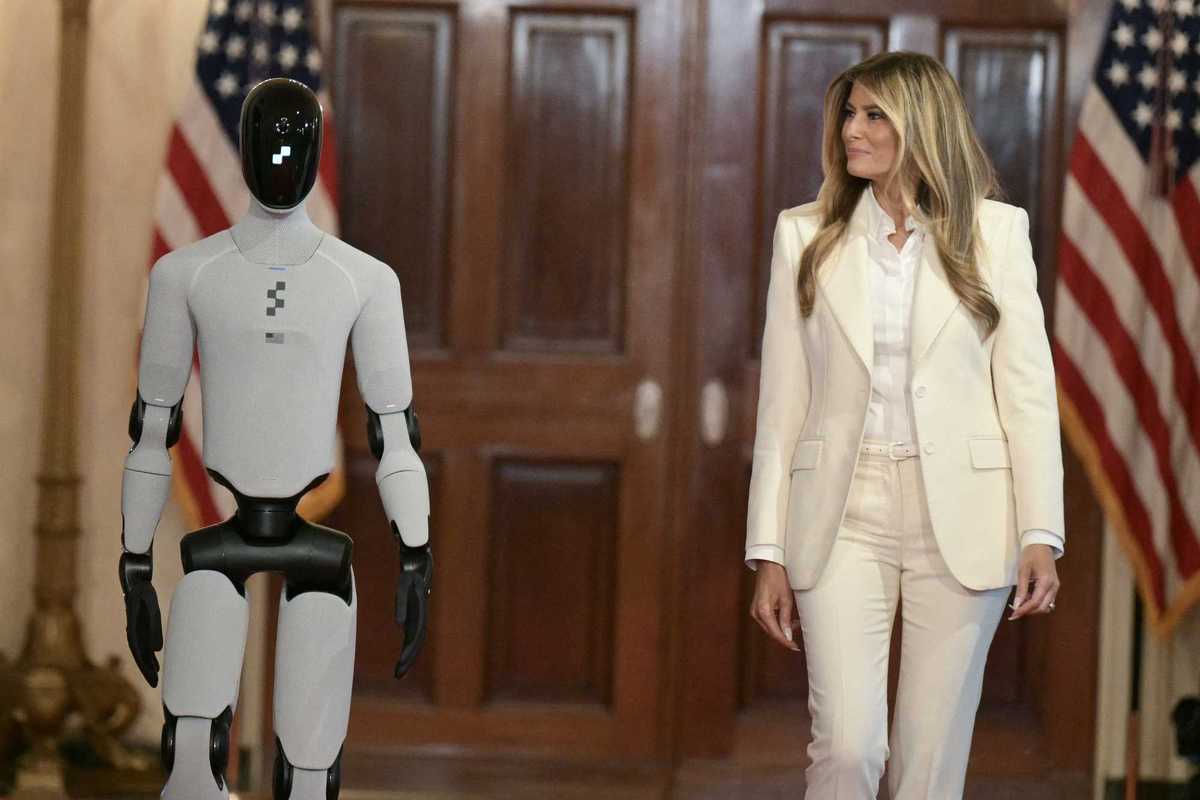 Bizarre moment Melania Trump pitches AI-powered 'humanoid educator' as future teachers
