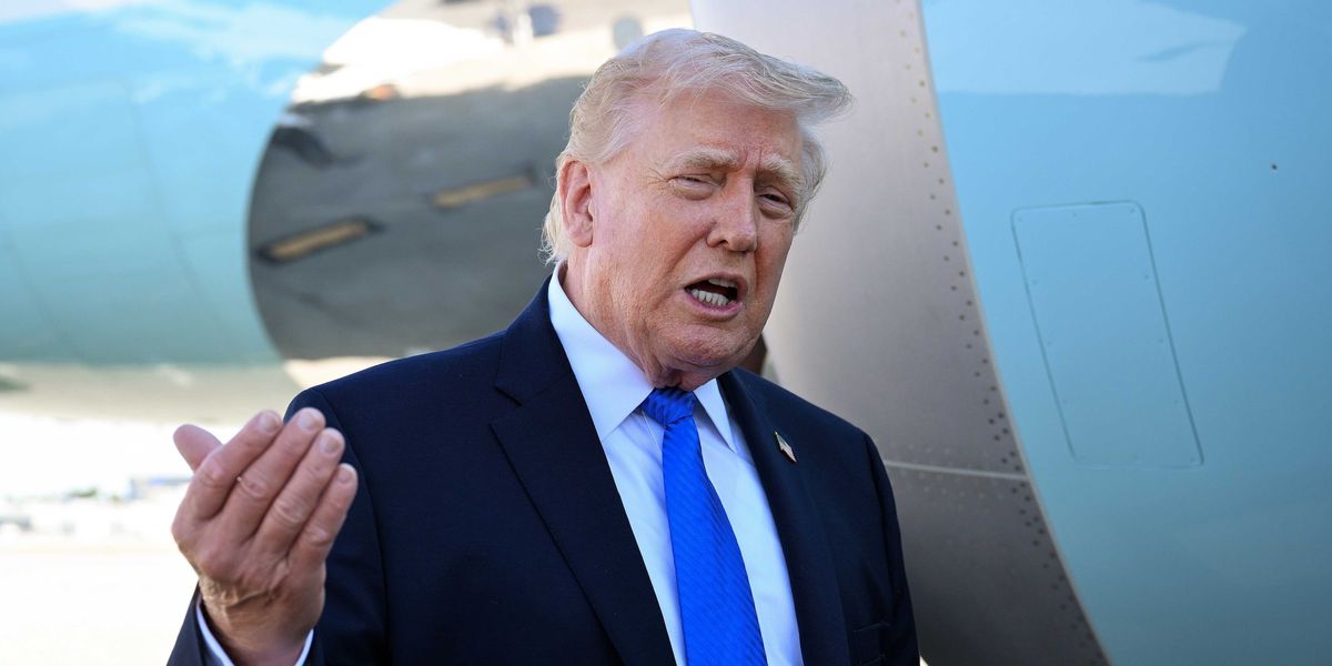 Trump shamelessly flirts with host when asked if Iranians have food and water
