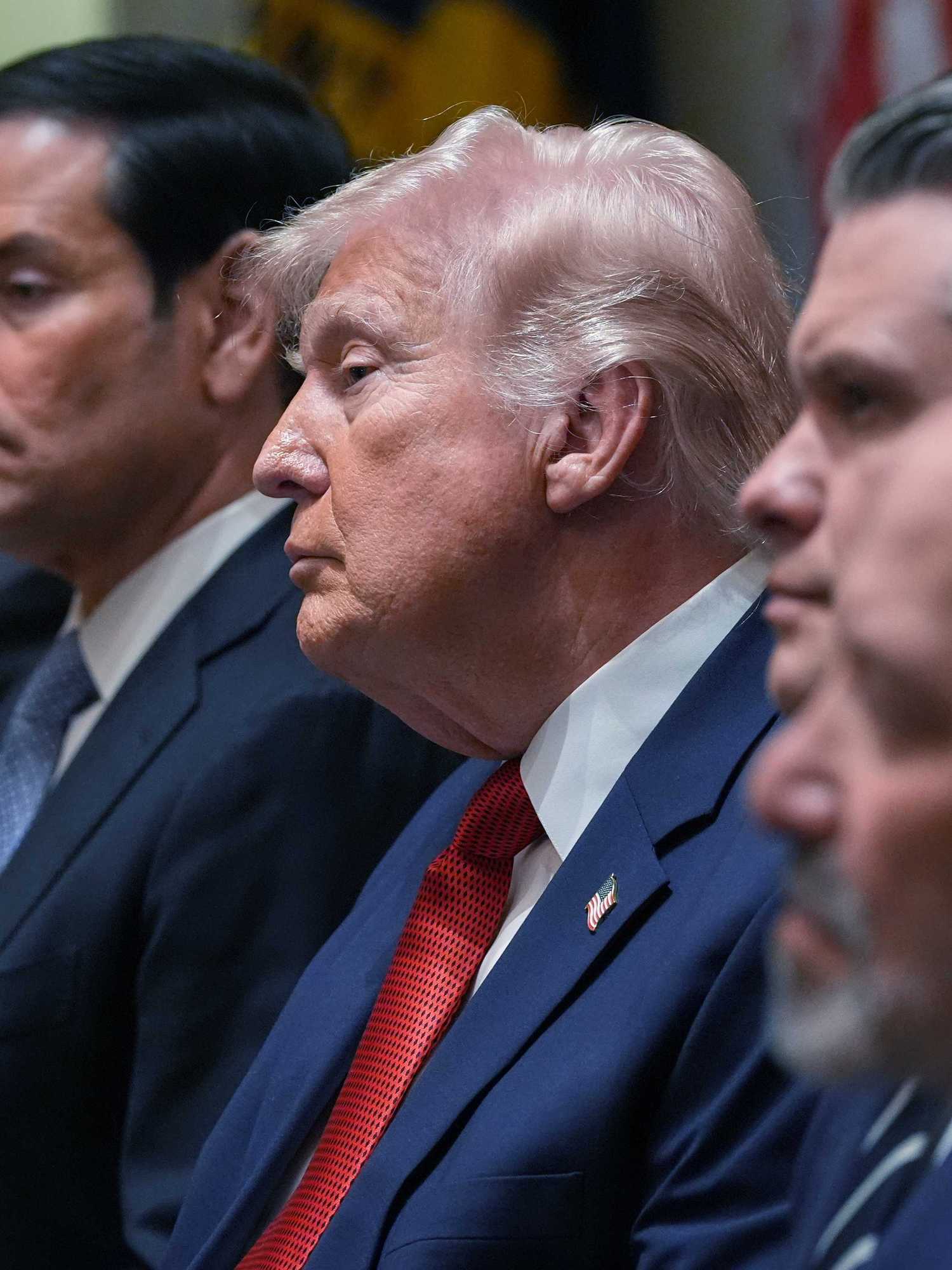 Trump's contradictory Iran war claims spark confusion amid Middle East conflict