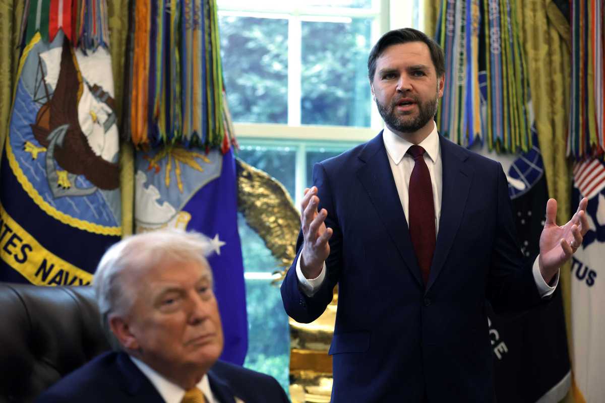 'Looking for a heavy-set gentleman': Trump runs out of things to mock as he pokes fun at JD Vance weight loss