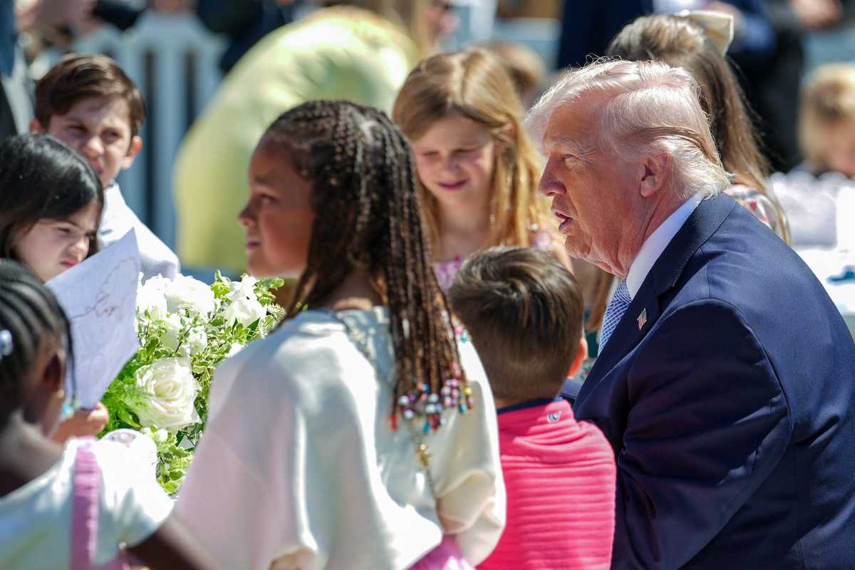 'Incredible' moment Trump rants about 'autopen' and Biden to a table of children at Easter event