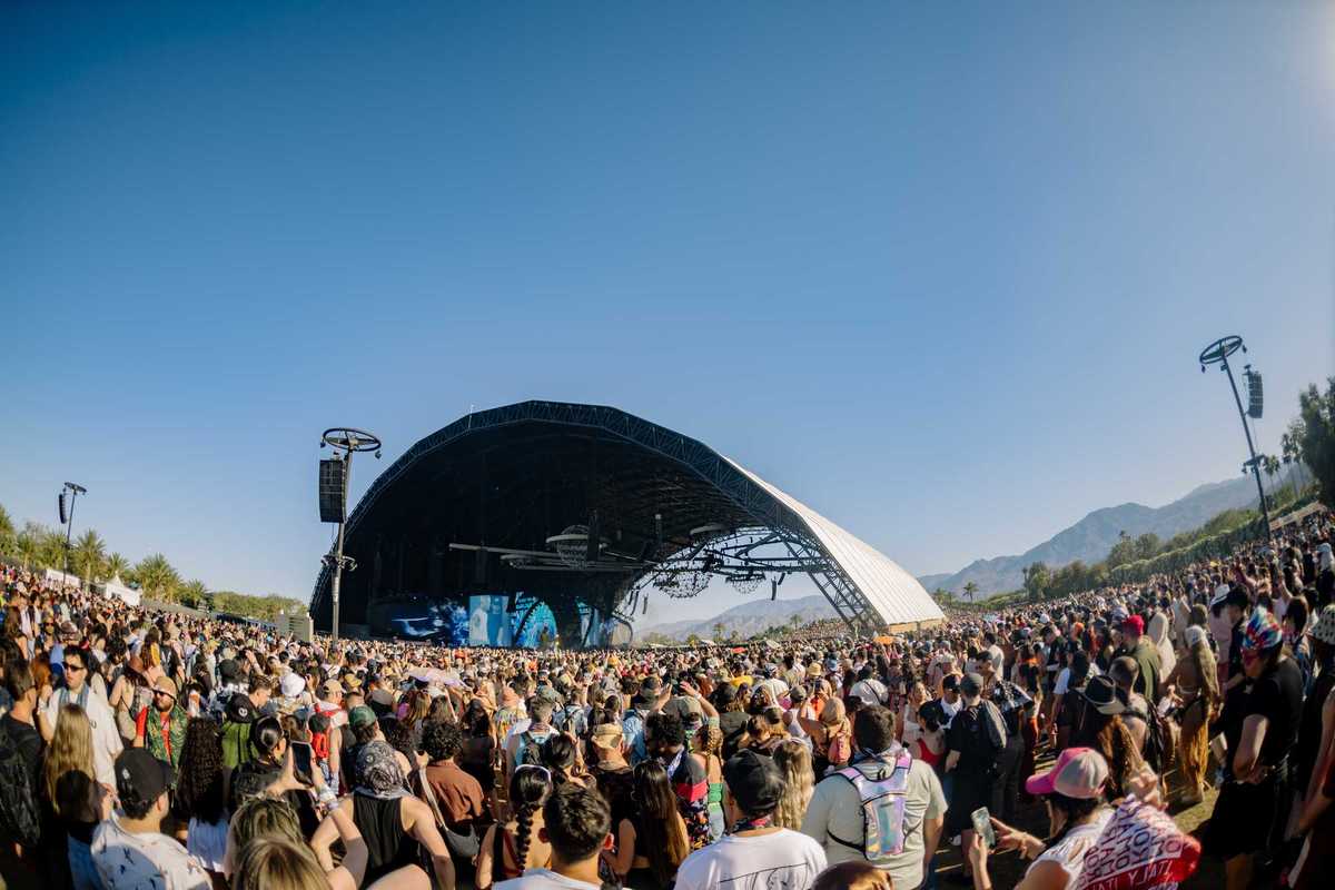 How can I watch Coachella 2026 live?