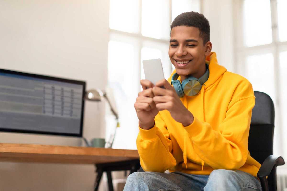 Teenage boys turn to AI chatbots for connection as worrying trends emerge