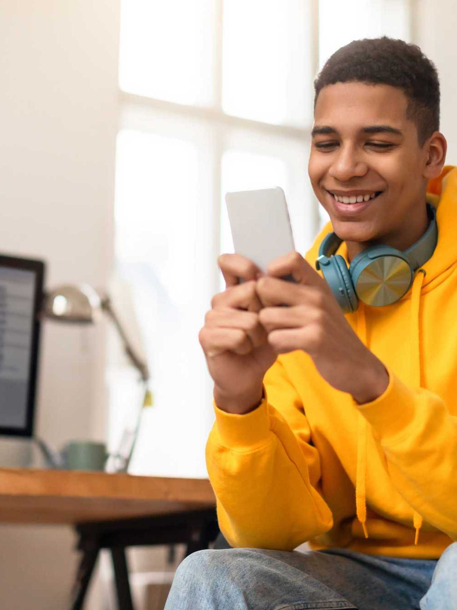 Teenage boys turn to AI chatbots for connection as worrying trends emerge