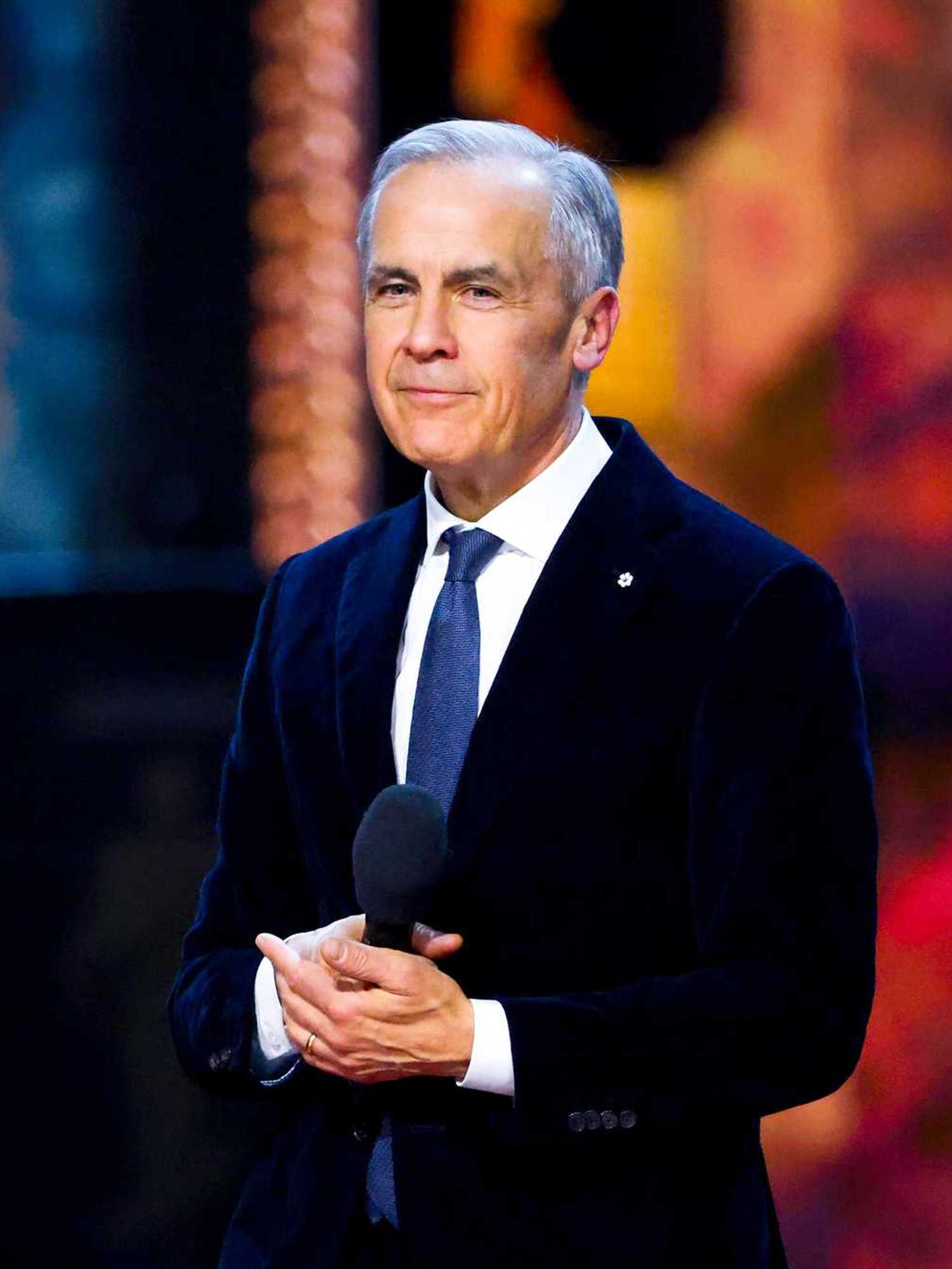 Artemis II crew spoke with Canadian PM and people are making this comparison with their Trump call