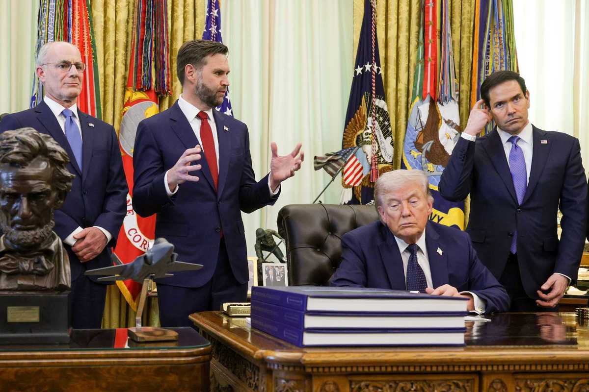 Trump appears to fall asleep again in White House meeting as critics call out MAGA