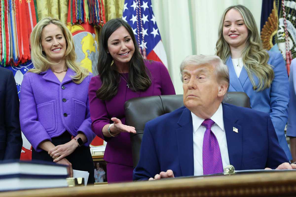 White House lash out at 'moron' suggesting Trump was asleep again – but there's one problem