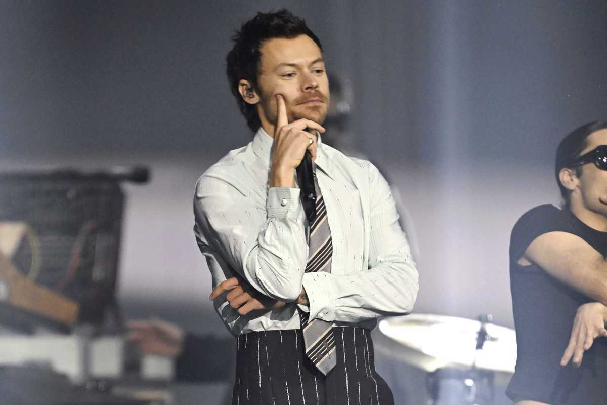 Harry Styles' tour team responds to fan criticism over obstructed views at shows