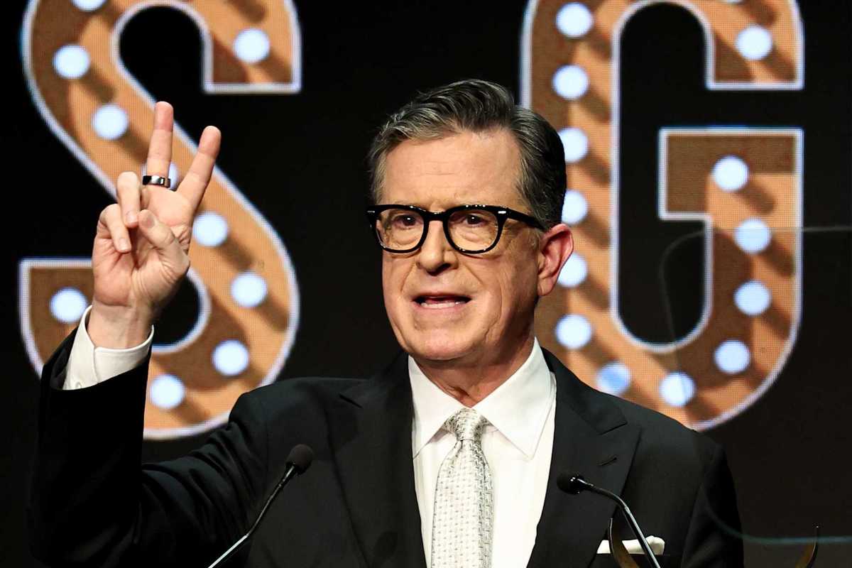 Stephen Colbert gives emotional goodbye in closing monologue