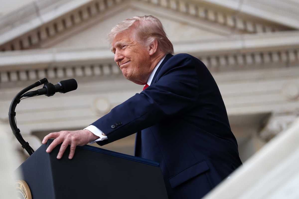 Backlash as Trump appears to fall asleep during Memorial Day ceremony