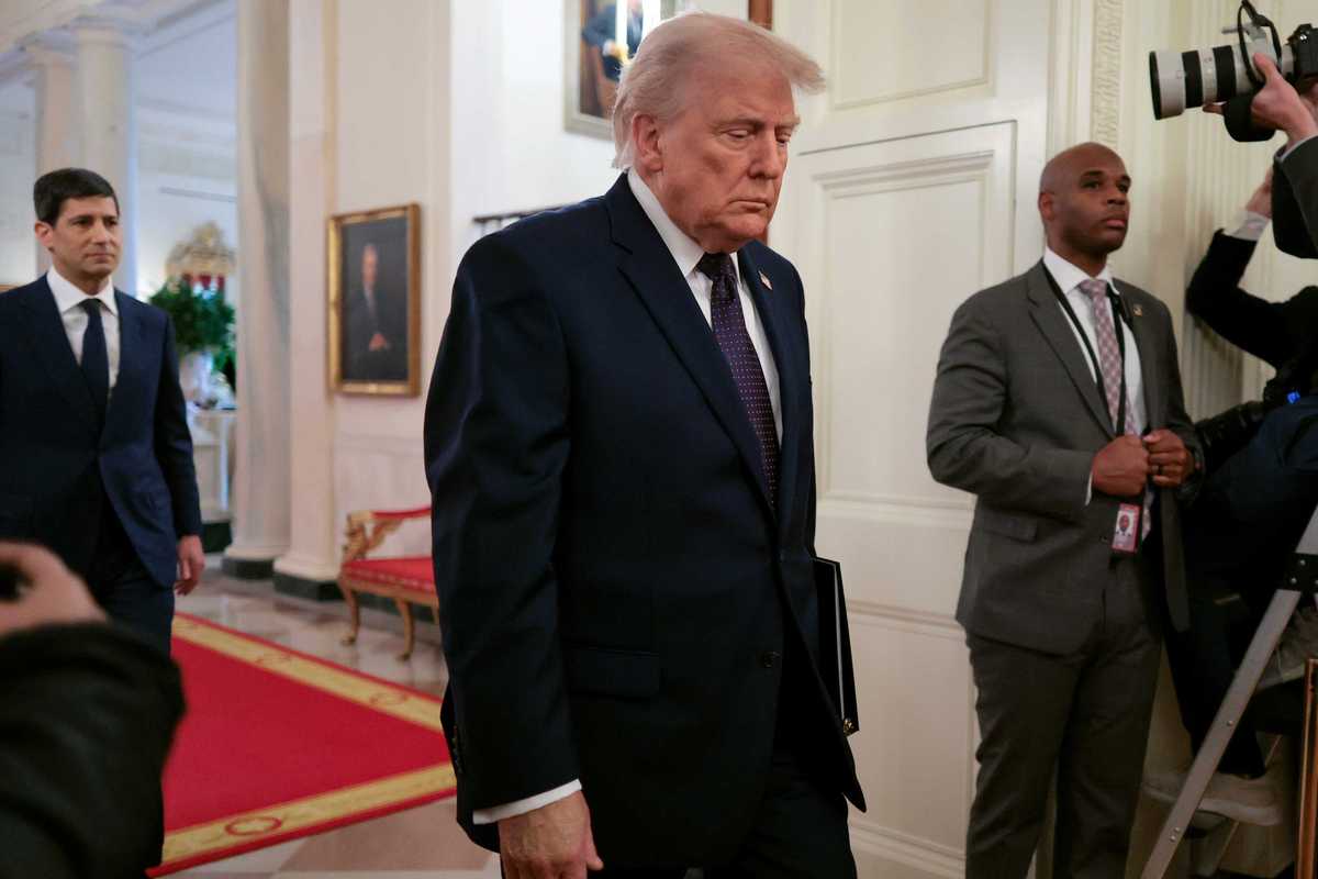 CNN doctor sounds alarm on Trump's apparent daytime sleeping