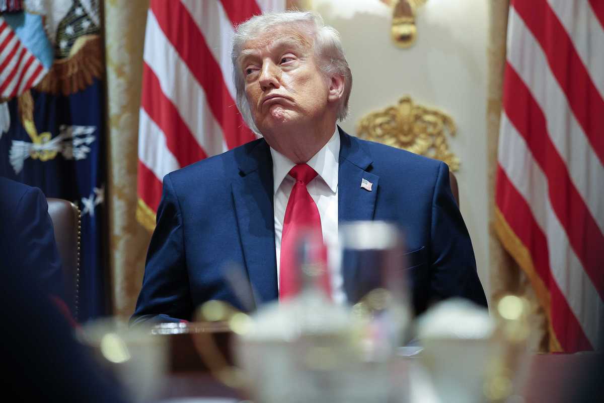 'Reddit regime' Trump administration posts bizarre Harambe tribute from official White House account