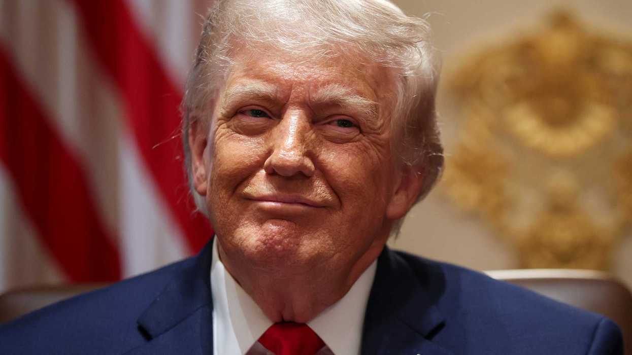 White House slammed for telling people to 'just sit back and relax' and 'trust in Trump'