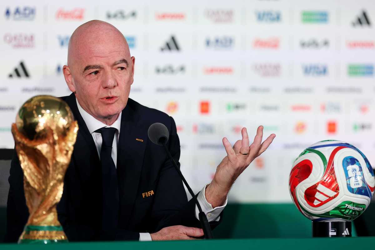 What has the FIFA president said after Somali World Cup referee was denied US entry?