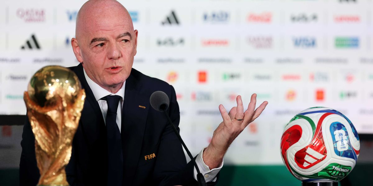 What has the FIFA president said after Somali World Cup referee was denied US entry?