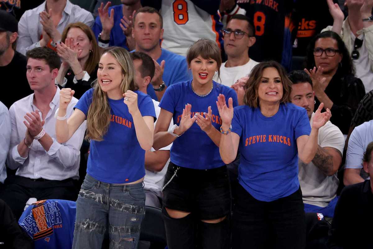 The story behind Taylor Swift and HAIM’s Knicks shirts makes them even more iconic