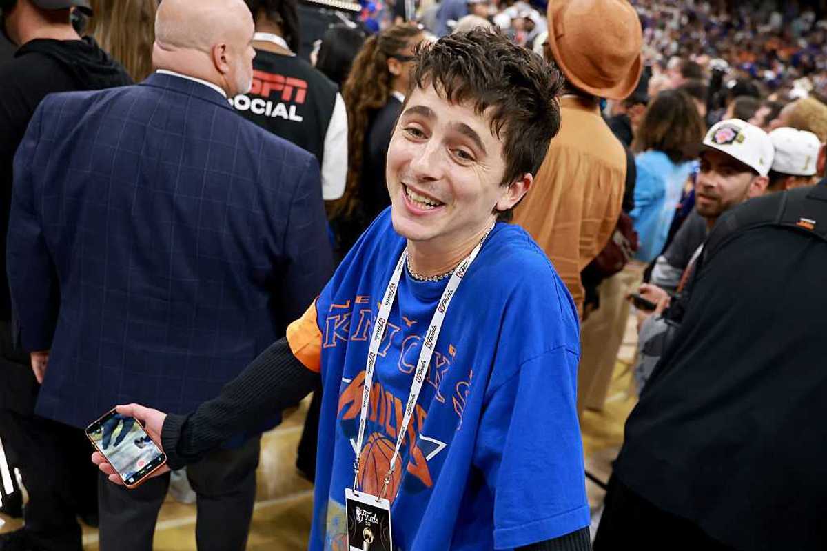 Timothée Chalamet takes dig as Oscar snubs after Knicks NBA win