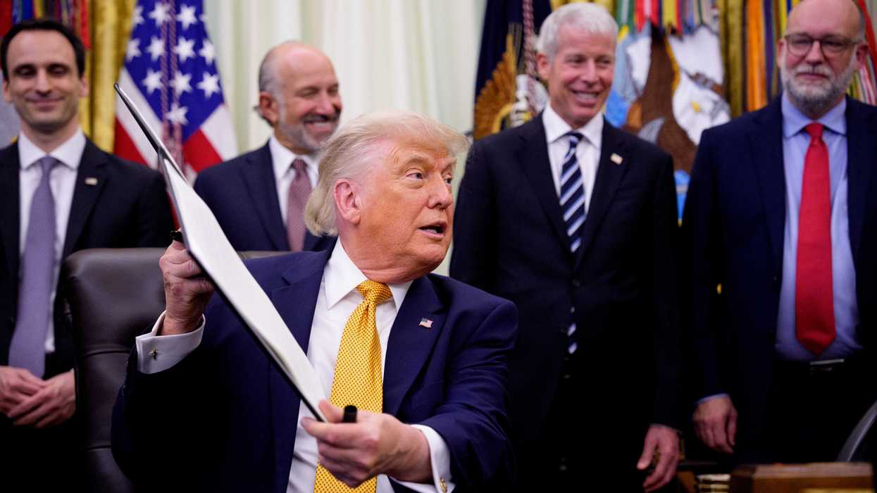 Trump accused of having no idea what the executive order he was signing was