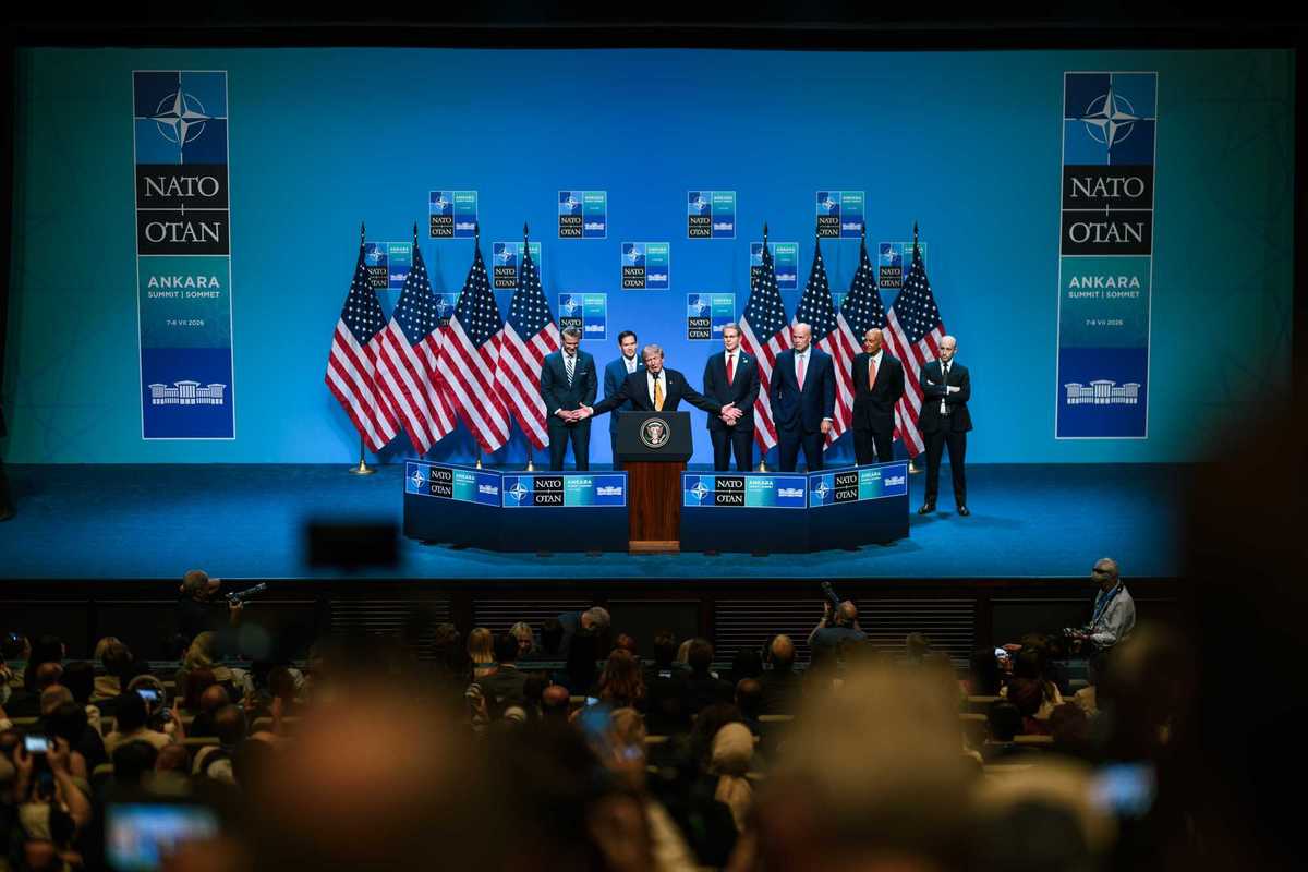 White House bizarre 'Daddy's Home' post sends internet spiralling
