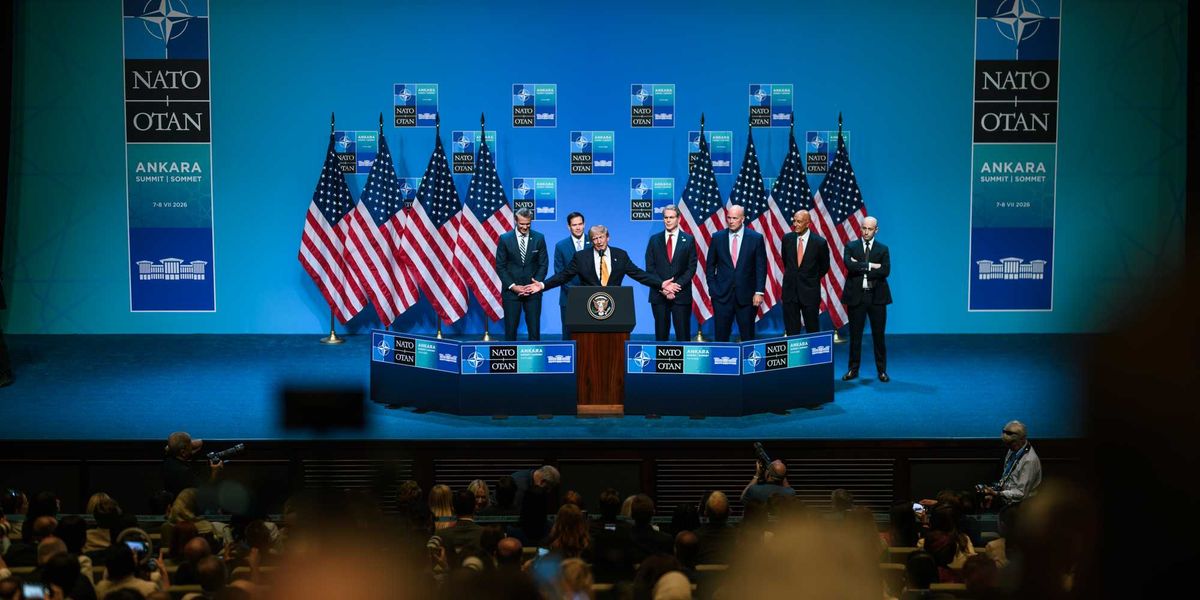 White House bizarre 'Daddy's Home' post sends internet spiralling