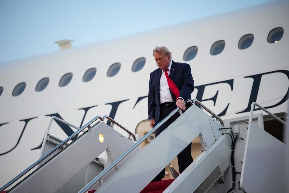 White House criticised over 'planemaxxing' post