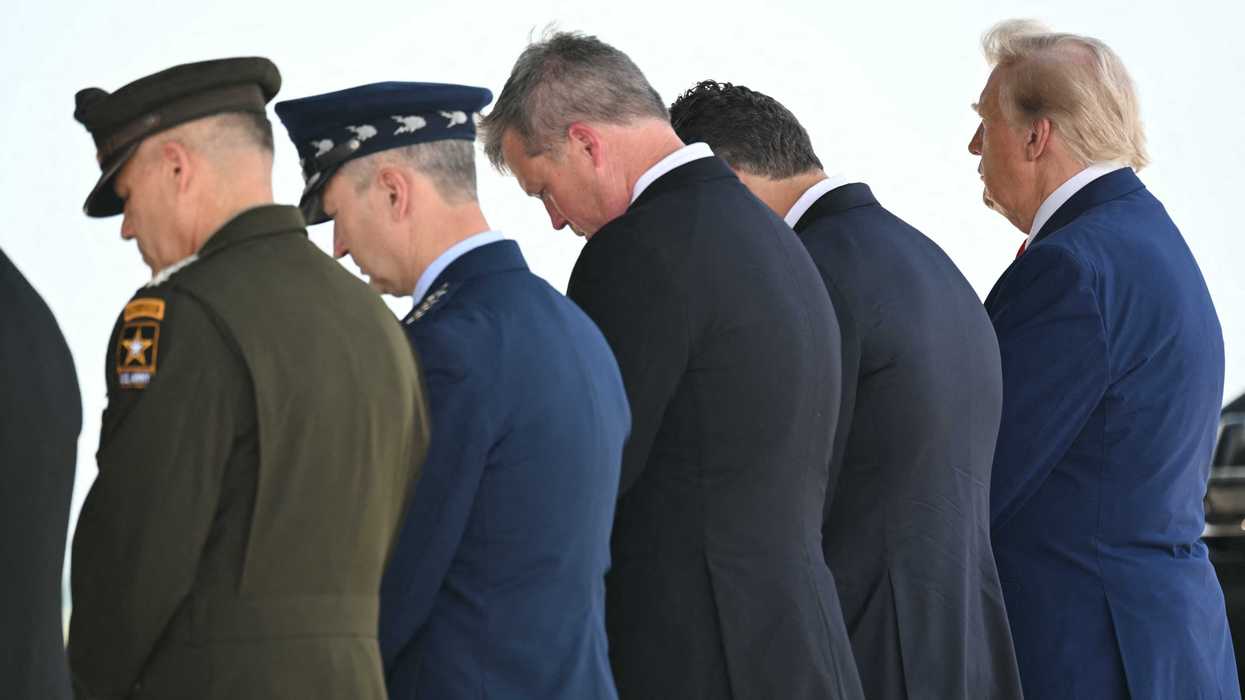 People are claiming Trump refused to bow his head for fallen US troops