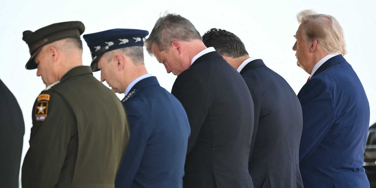People are claiming Trump refused to bow his head for fallen US troops
