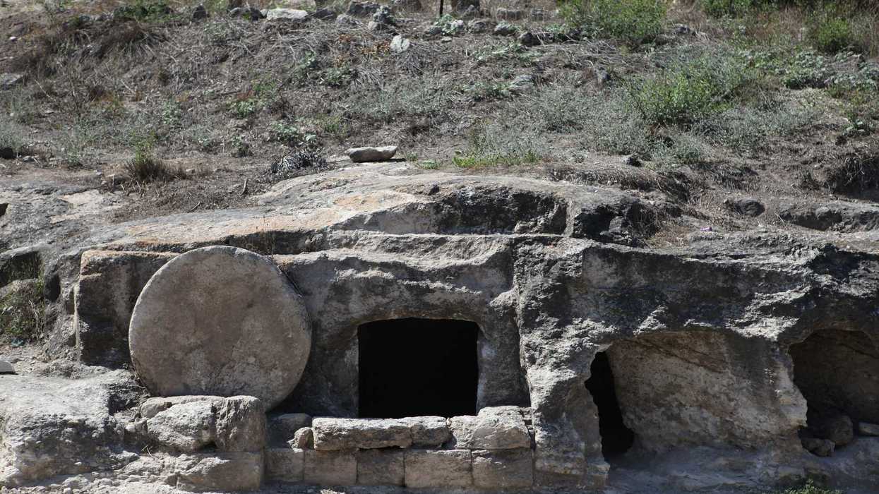 500-year-old King's tomb thought to be 'cursed' when 15 people died after it was unsealed