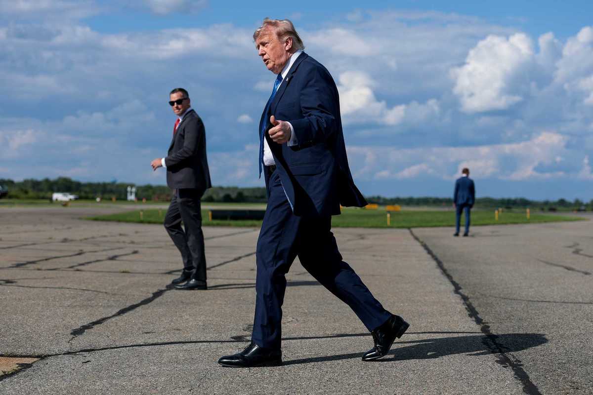 Trump criticised for taking day off to play golf tournament – then bragging about his 'talent'