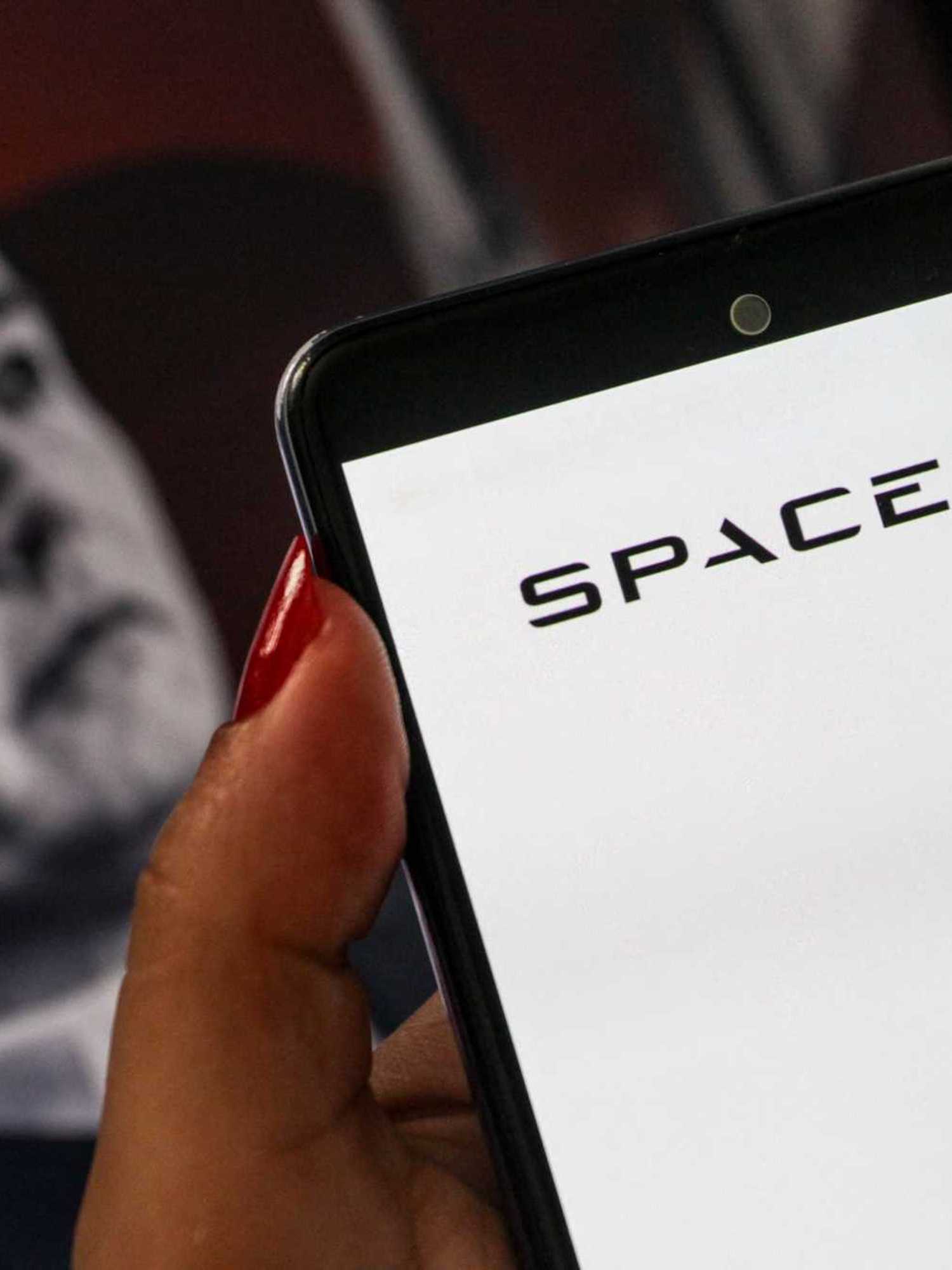SpaceX investors are requesting that Elon Musk paint Starship pink - what you need to know