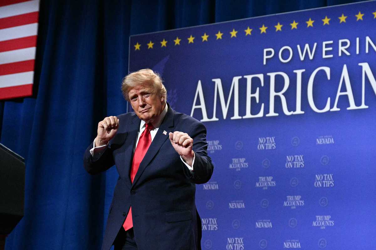 Trump's latest 'insulting' AI slop post makes it looks like he served in the military