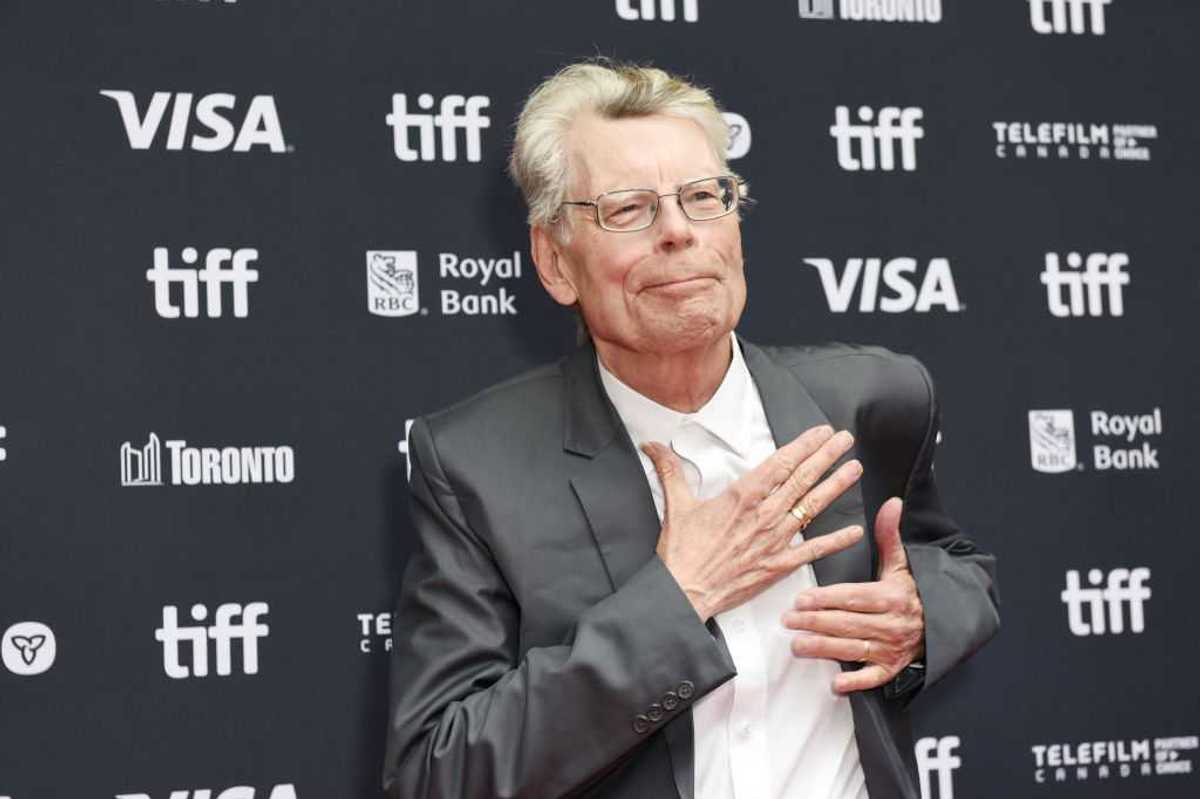Stephen King hits out at Donald Trump over Lake Ontario name change