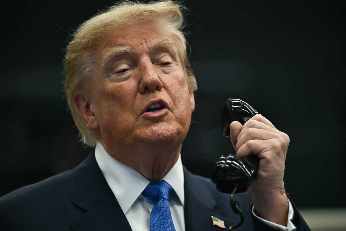 Donald Trump makes call to ISS astronauts – and people think he’s never held a phone before