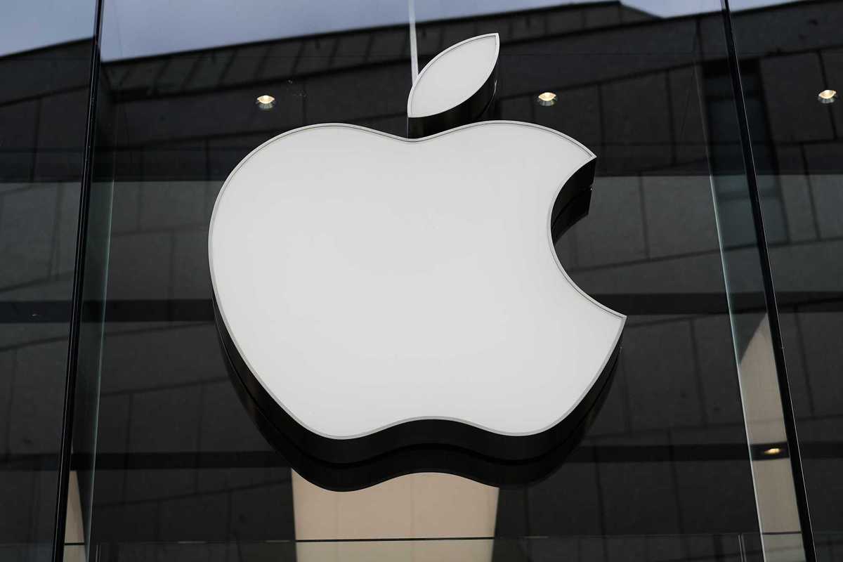 Donald Trump demands Apple rename Lake Ontario to Lake America