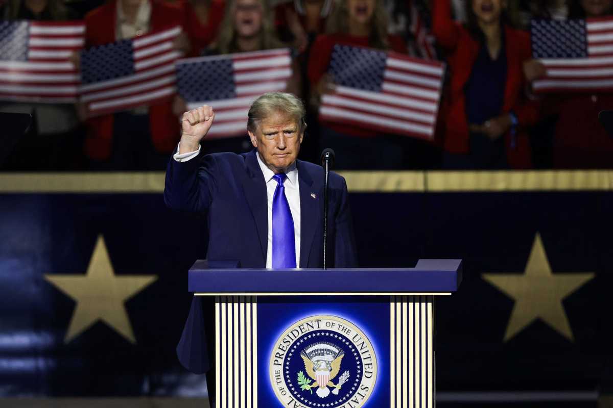 'You can’t make this stuff up': Trump's latest 5,000 dollar promise slammed as 'bribe'
