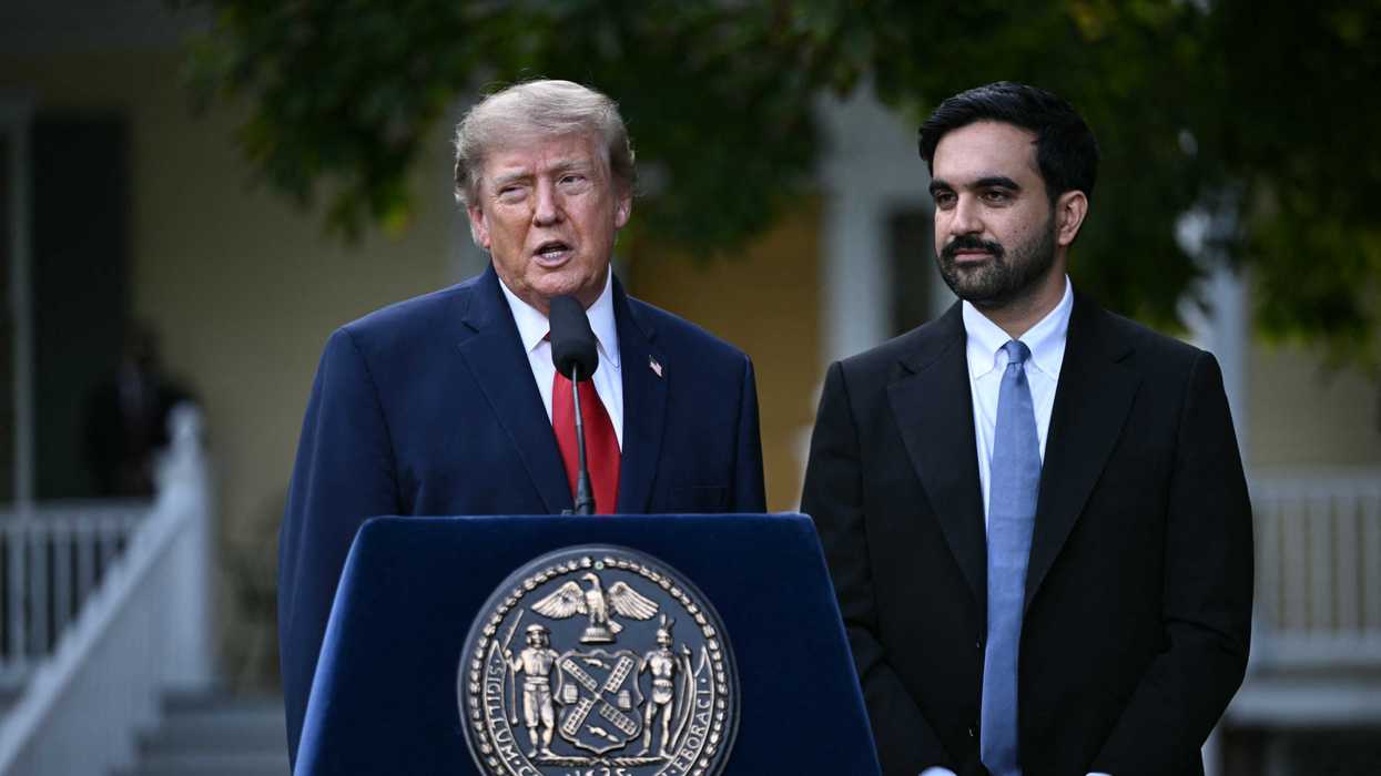 Mamdani's poker face while Trump rambled about his alleged successes had people impressed