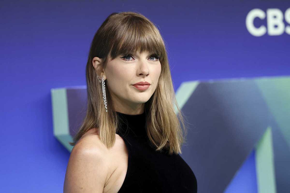 What are critics saying about Taylor Swift’s ‘The Life of a Showgirl: The Encore’?