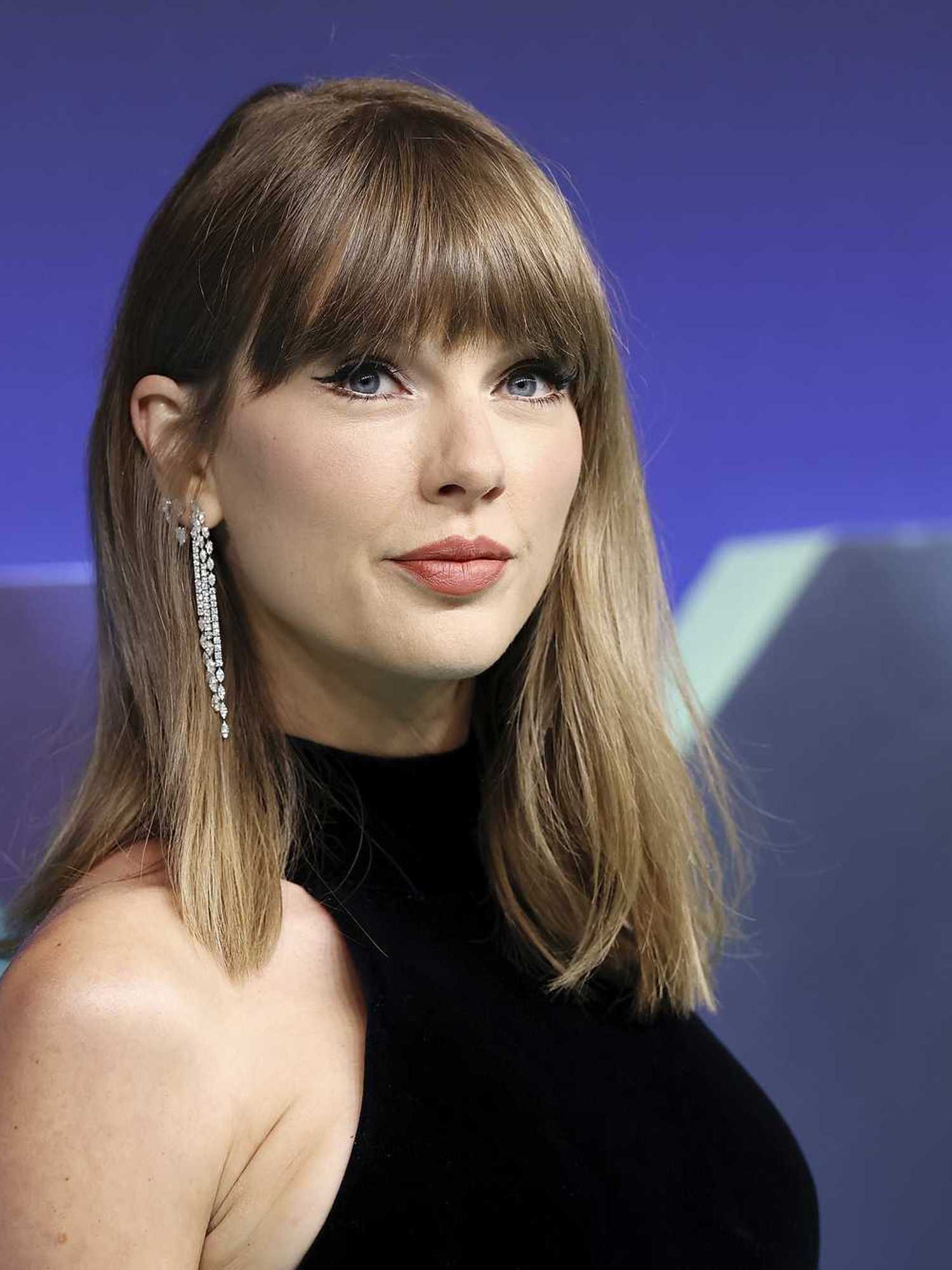 What are critics saying about Taylor Swift’s ‘The Life of a Showgirl: The Encore’?