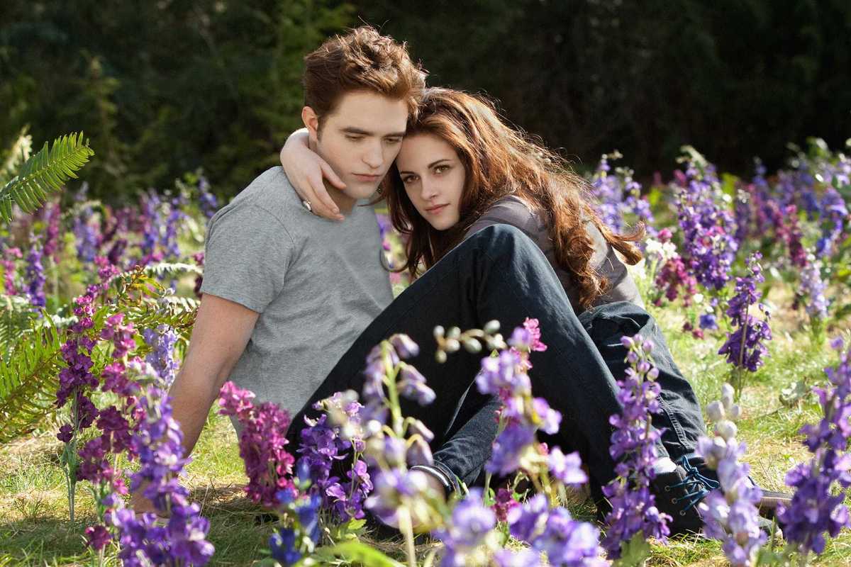 Why are fans rewatching 'Twilight' films in the wrong order?