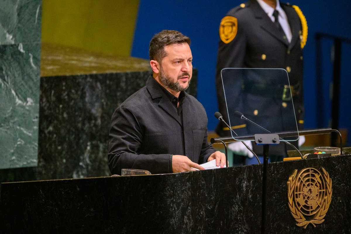 Zelensky hailed 'genius' for taking out Russian 'bot farms' weeks before midterm elections