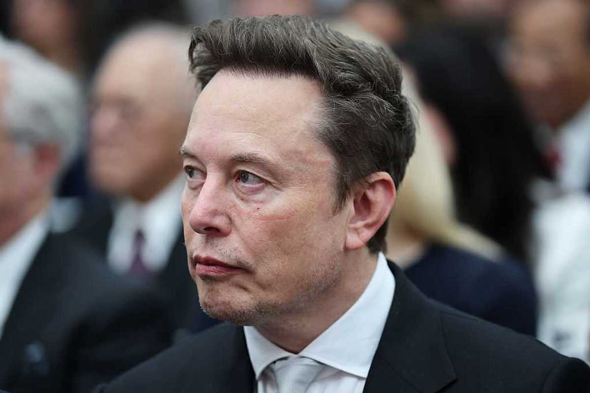 Elon Musk’s latest claim about ‘flying' Tesla roadster leaves people in disbelief