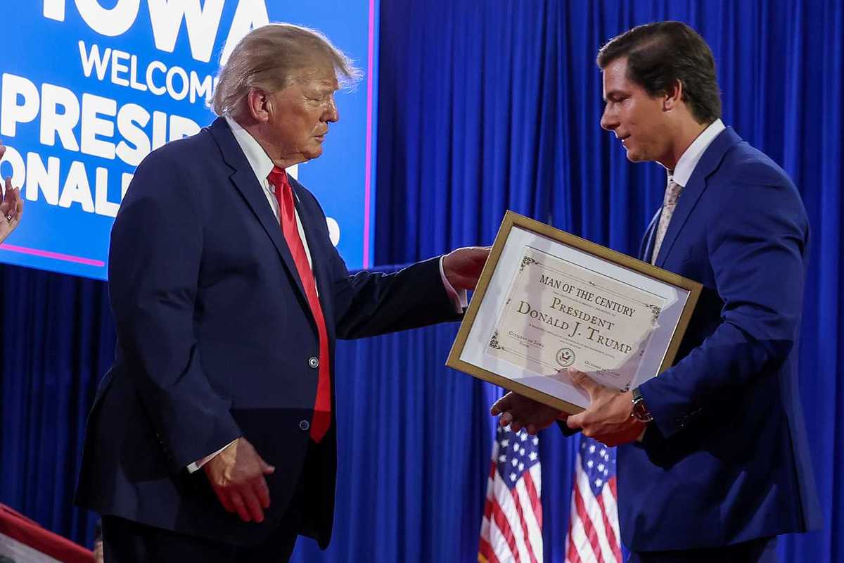 'Pathetic': Trump received yet another fake award – and it may be the most cringe yet