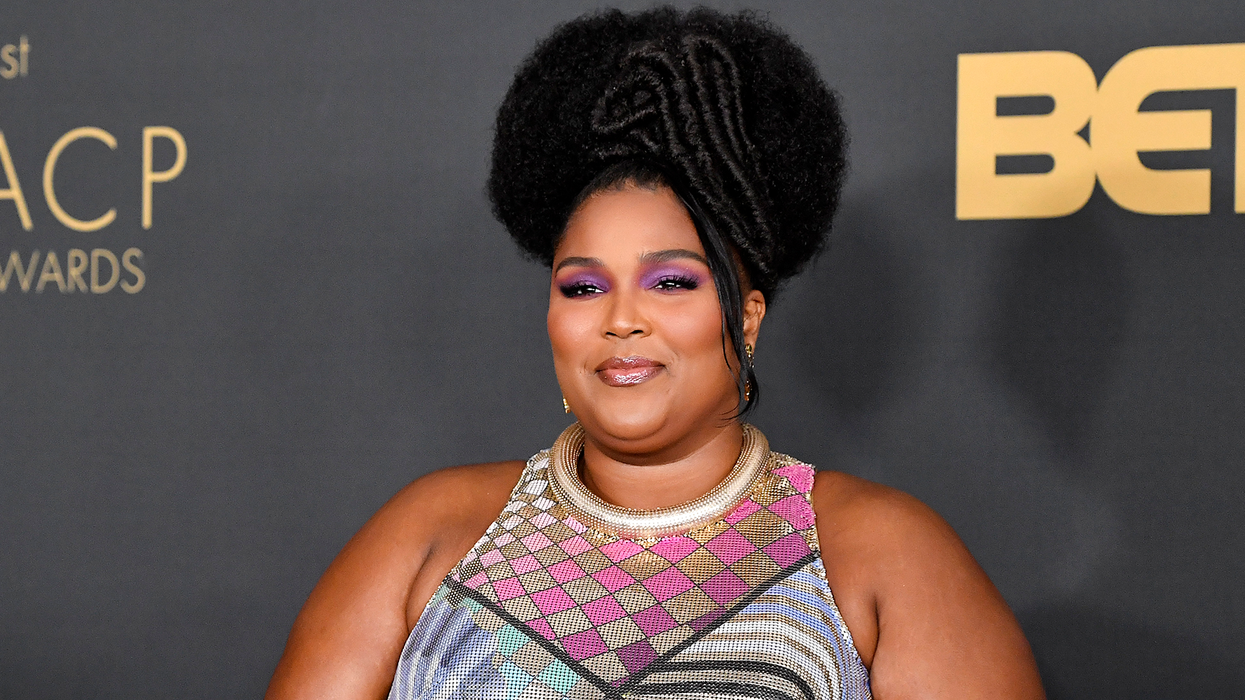 Lizzo used her Halloween costume to mock Mike Pence and fans think it's hilarious