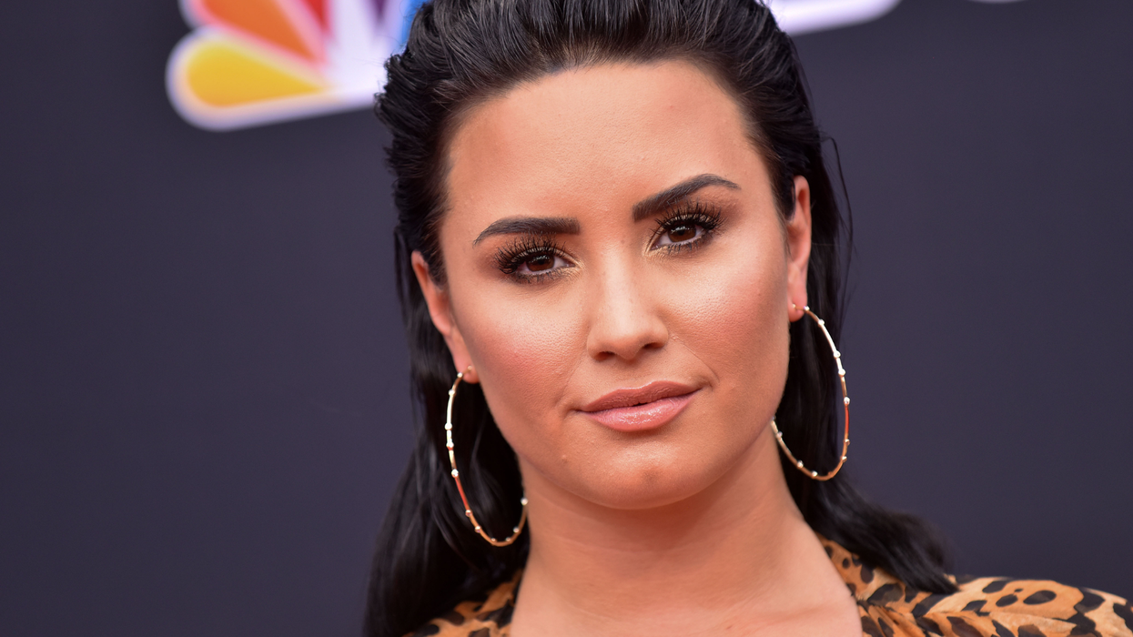 Demi Lovato shares her 'UFO encounter' and urges fans to 'meditate and make contact'