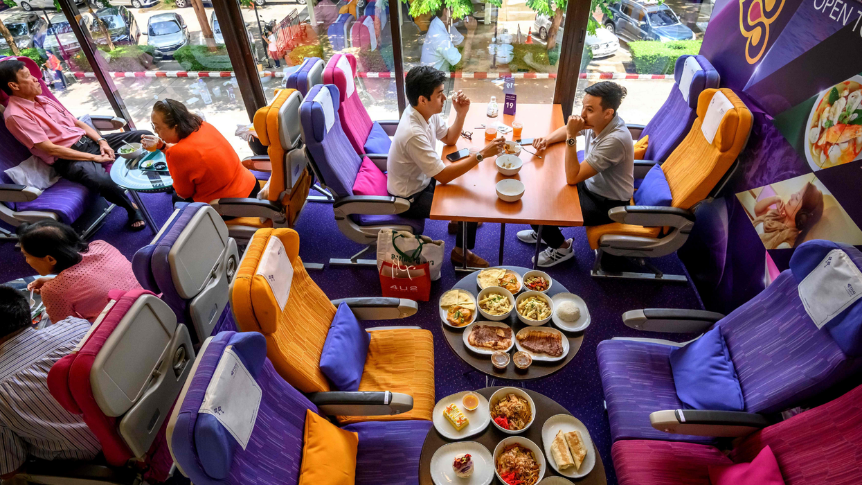 Thai Airways opens restaurant that serves replicas of in-flight meals
