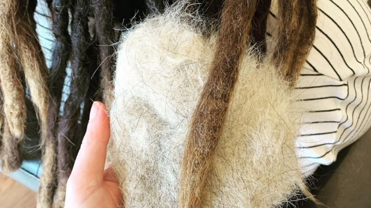White woman leaves people speechless by asking hairdresser to put dog hair in her dreadlocks