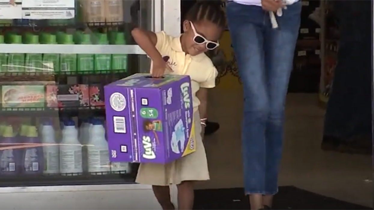 Young girl uses lemonade stand profits to buy nappies and baby wipes for mothers in need