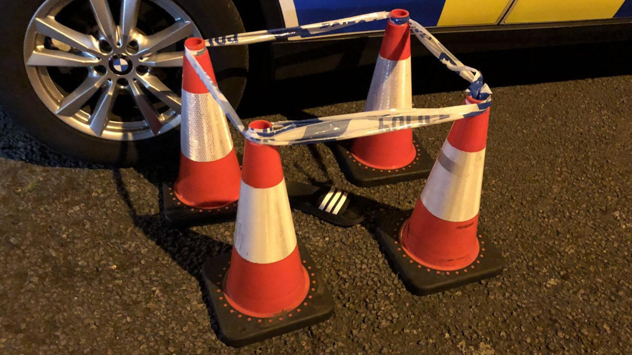 Police cordoned off an abandoned flip-flop and people couldn't handle it